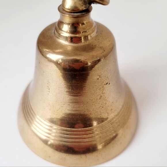 Vintage Brass Maple Leaf bell 6.75"X4.5" - Picture 6 of 7